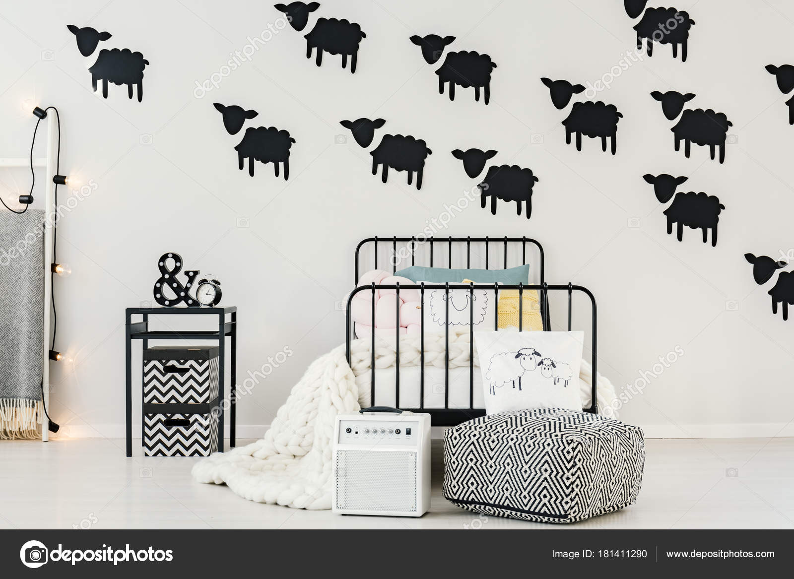 Fekete bárány matricák a hálószobában — stock fotó © photographee ...
