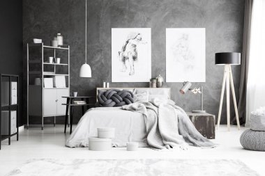 Gri yatak odası iç çizimleri ile