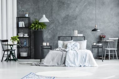 Ferah Yatak odası iç sandalye ile