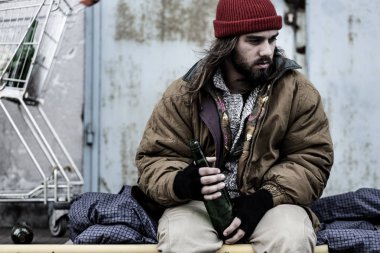 Kirli ve depresif alkollü