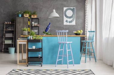 Mavi ve mor barstools