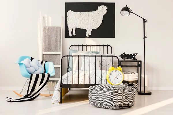 Schapen poster in kid's slaapkamer — Stockfoto