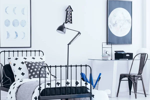 Zwart-wit slaapkamer interieur — Stockfoto