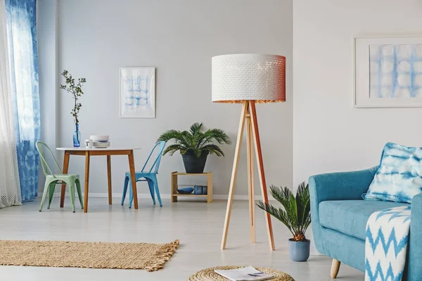 Multifunktionales blaues Wohnzimmer — Stockfoto