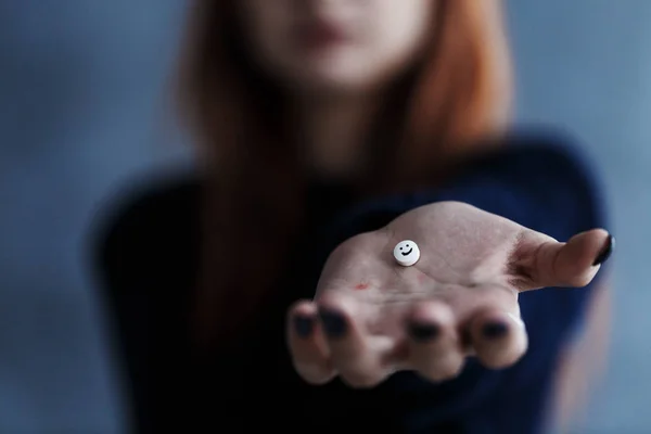 Pill with smiley face — Stock Photo, Image