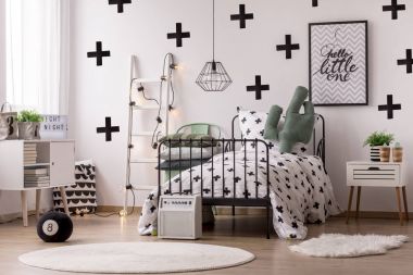 Beyaz İskandinav yatak odası iç