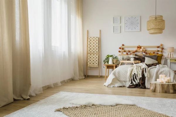 Hygge-Stil Schlafzimmer Interieur — Stockfoto