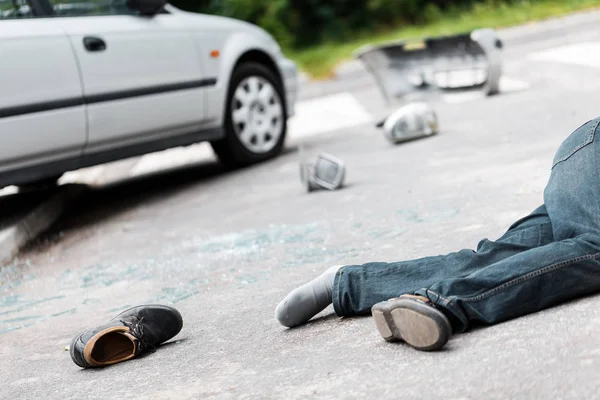 Tödlicher Autounfall mit Fußgängerin — Stockfoto