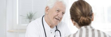 Profesyonel kıdemli doktor