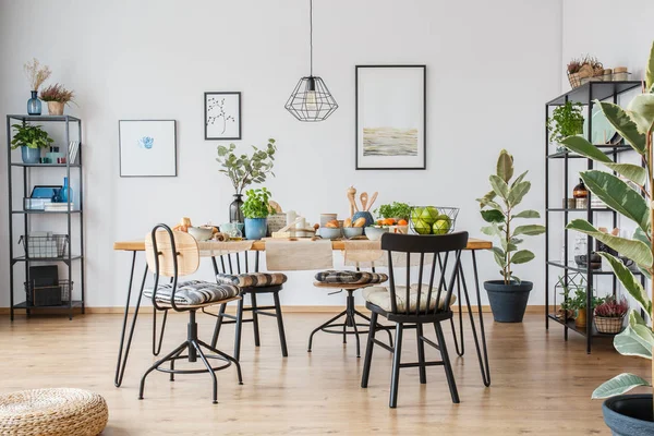 Interior ruang makan yang luas — Stok Foto
