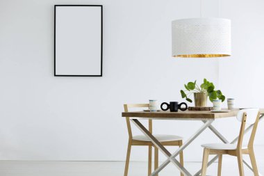 Mockup odasındaki posterin