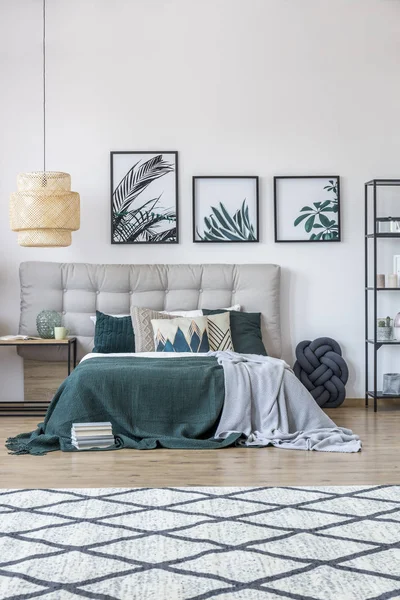 녹색과 회색 침실 인테리어 — 스톡 사진