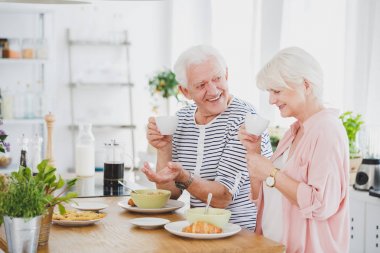 Çay içme mutlu komuta sizde