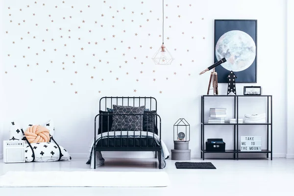 Dormitorio interior de adolescente con estrellas —  Fotos de Stock