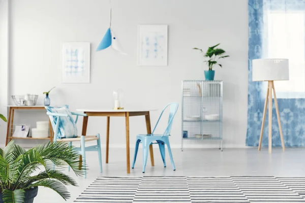 Interno della sala da pranzo offuscata — Foto Stock