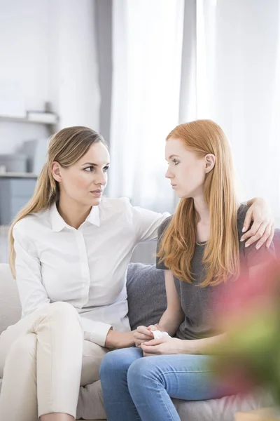 Mother comforting worried daughter — Stock Photo, Image