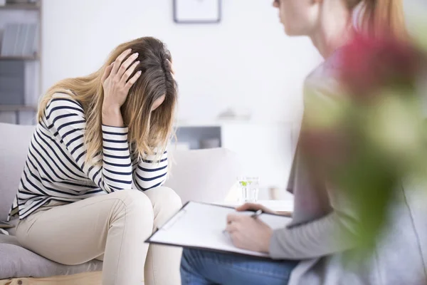 Depressed woman with psychological problem — Stock Photo, Image