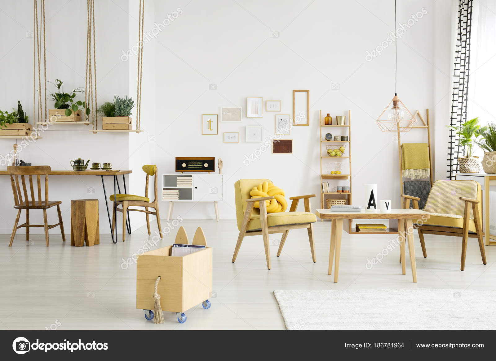 Esszimmer mit relax-Bereich — Stockfoto © photographee.eu #186781964 Esszimmer mit relax-Bereich — Stockfoto © photographee.eu #186781964