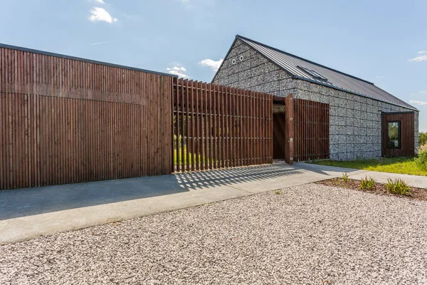 Oprit naar de stenen huis — Stockfoto