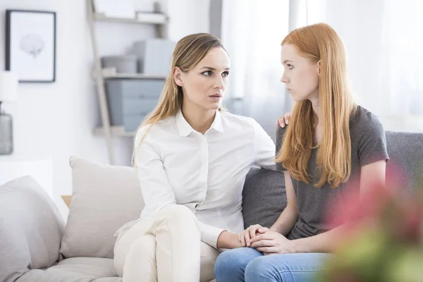 Girl confessing problems to sister — Stock Photo, Image