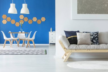 Basit mavi ve beyaz iç