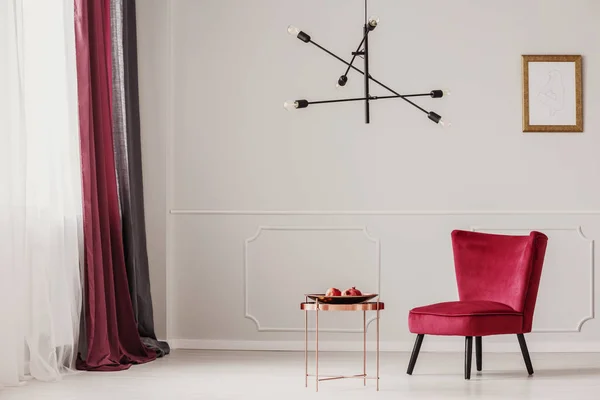 Czerwony elegancki apartament wnętrze — Zdjęcie stockowe