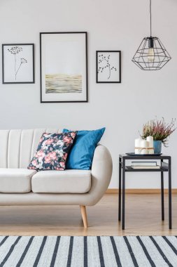 Divan dekoratif yastıklar