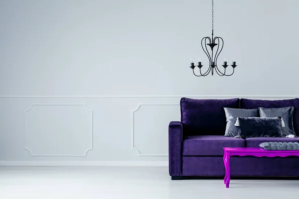 Chandelier and sofa — Stock Photo, Image