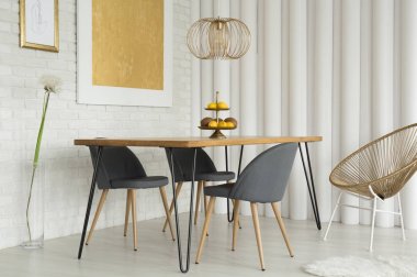 Modern altın yemek odası