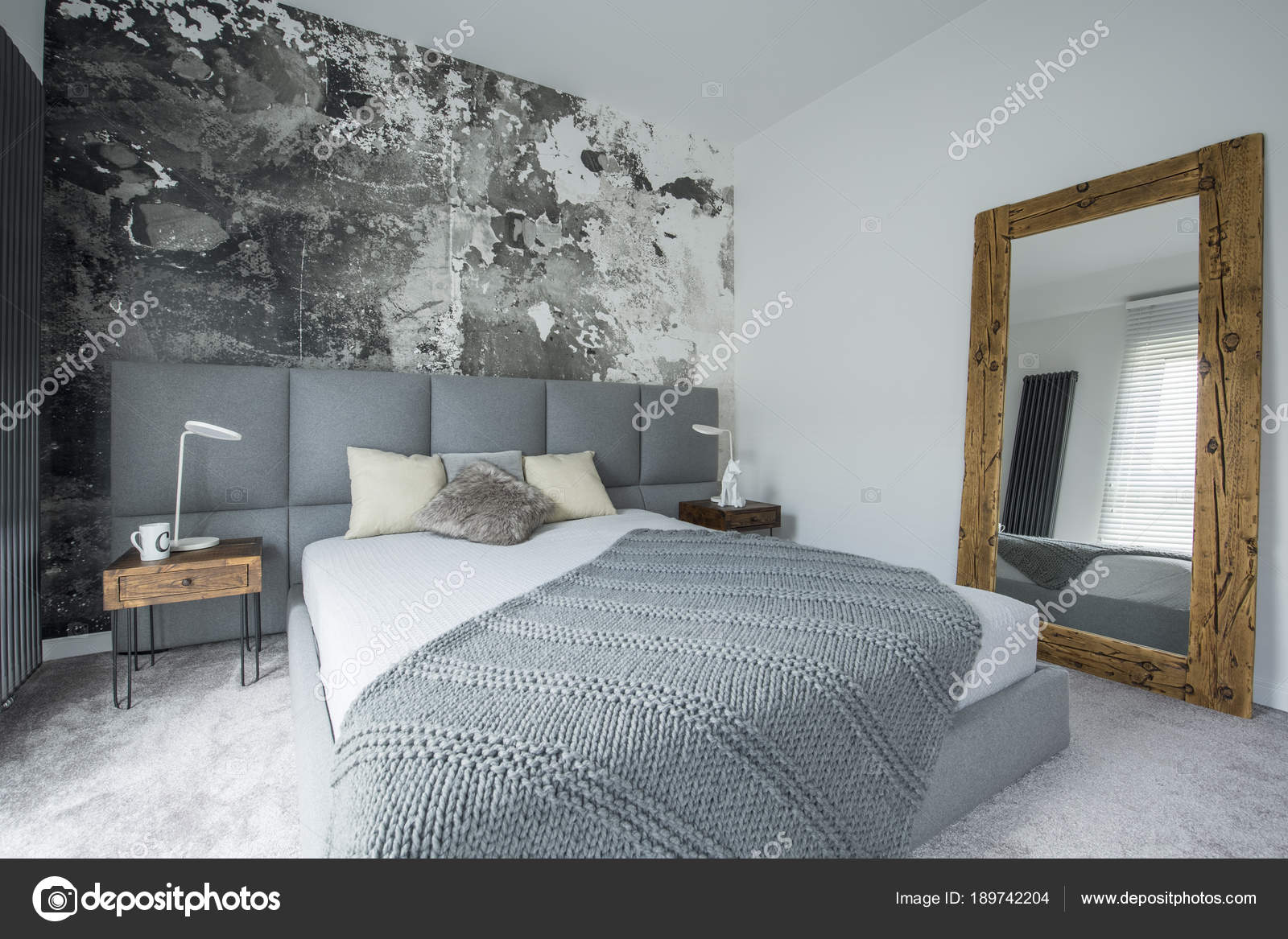 Verwonderlijk Mirror in modern bedroom interior — Stock Photo © photographee.eu DI-72