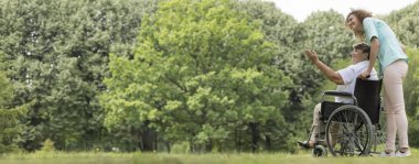 Onun ruhunu şifa doğanın güzelliği hayran