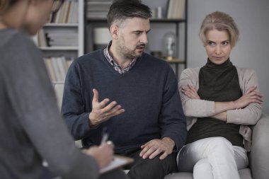 Karı ve koca terapisi sırasında