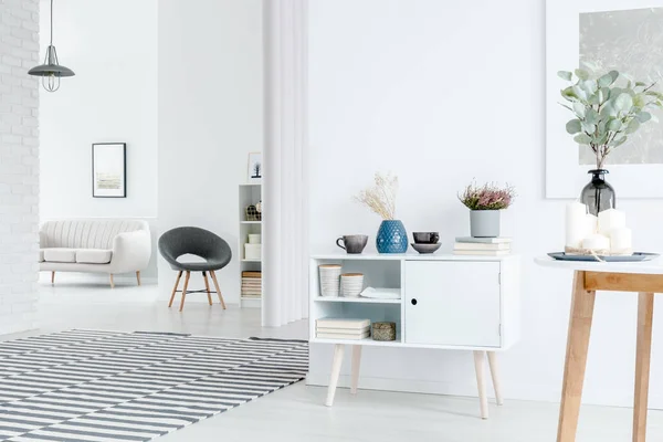 Interior apartemen putih luas — Stok Foto