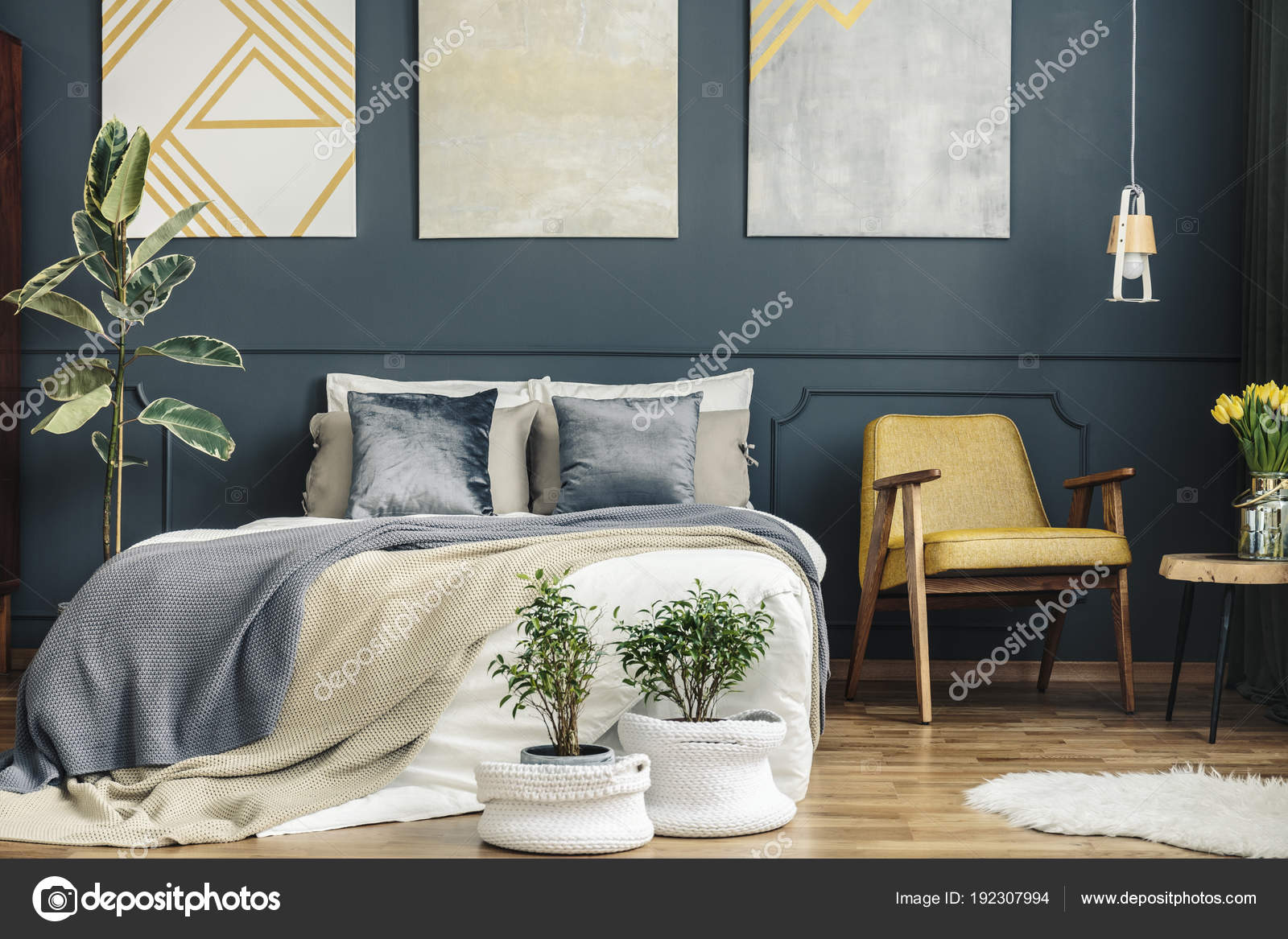 Vintage Schlafzimmer mit Retro-Stuhl — Stockfoto © photographee.eu ... Vintage Schlafzimmer mit Retro-Stuhl — Stockfoto © photographee.eu ...