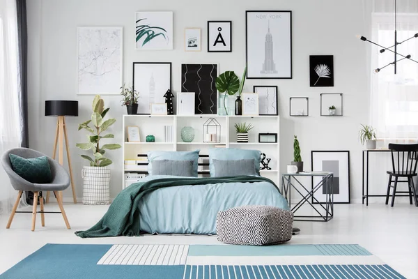 Sessel im Babyzimmer — Stockfoto © photographee.eu #125655954 Sessel im Babyzimmer — Stockfoto © photographee.eu #125655954