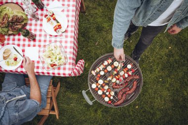 Izgara kişinin yüksek açı
