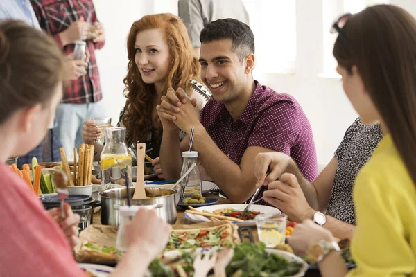 Vegan vänner möte — Stockfoto