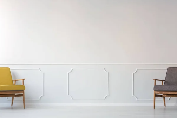 Grijs Geel Fauteuil Woonkamer Leeg Interieur Met Kopie Ruimte Witte — Stockfoto