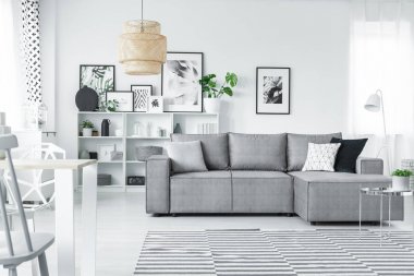 Galeri ile beyaz studio