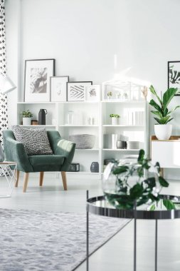 Yastık ile yeşil tekli