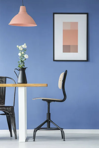 Interior with chairs, table, poster — Stock Photo, Image