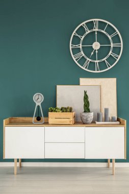 Yeşil iç altın saat