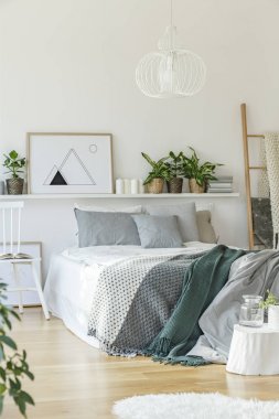 Parlak yatak odası iç yatakta