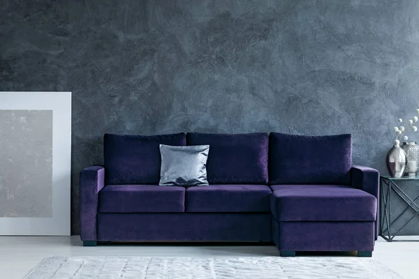 Grey and purple living room — Stock Photo, Image