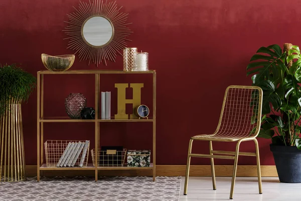 Interior elegante dorado y rojo — Foto de Stock