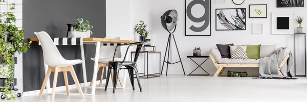 Black White Living Room Interior Wooden Table Studio Lamp Bright — Stock Photo, Image