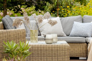 Masadaki sonbahar süslemeleri