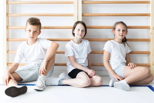 Niños en clases —  Fotos de Stock