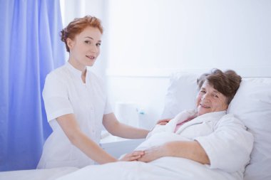 Hasta yaşlı kadın