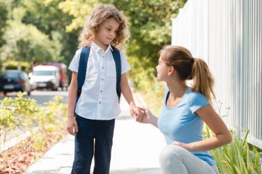 Oğluma veda ediyorum.